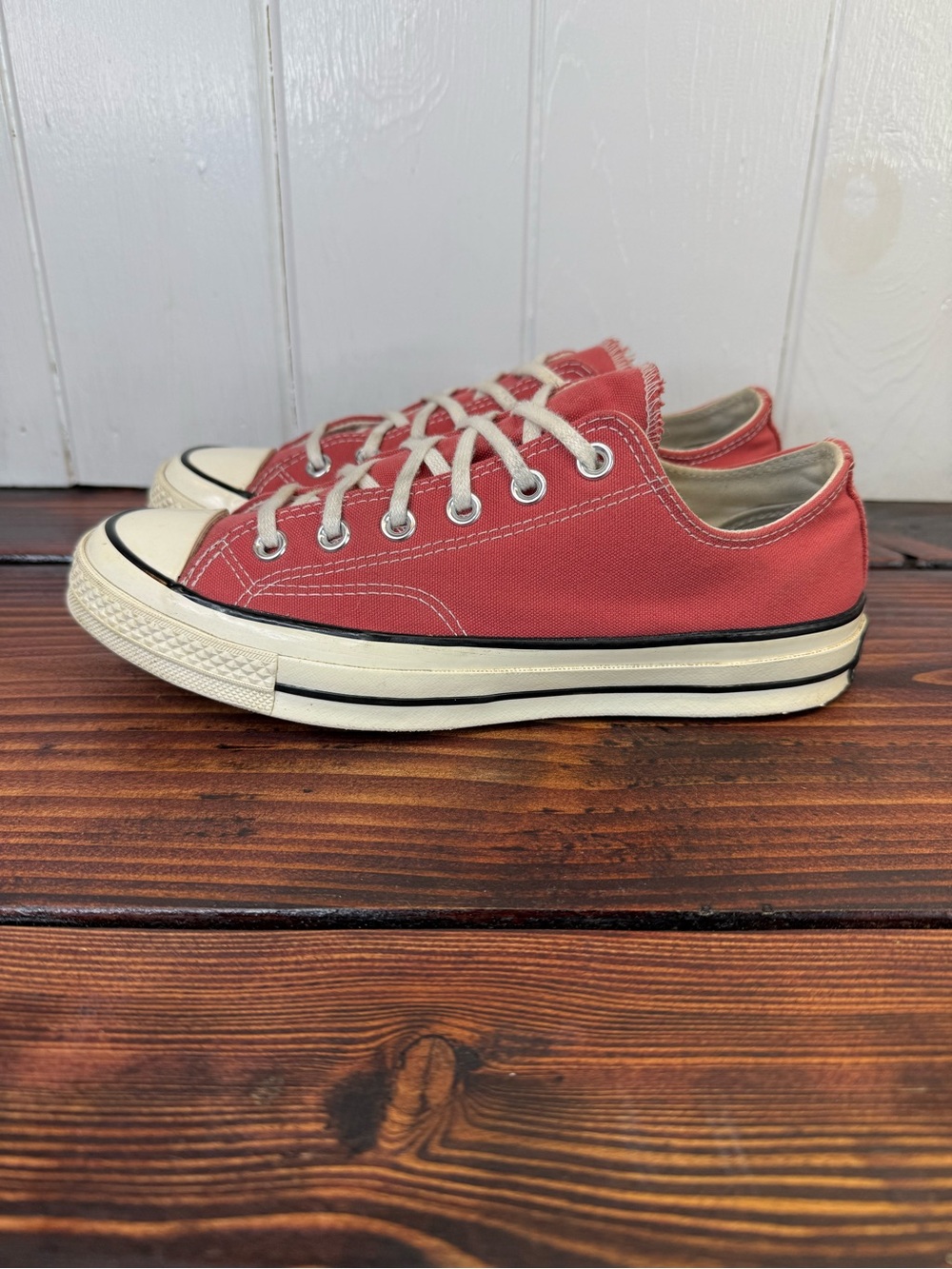 Converse Chuck 70 Low Rhubarb Pie Canvas Sneakers Women’s Size 8